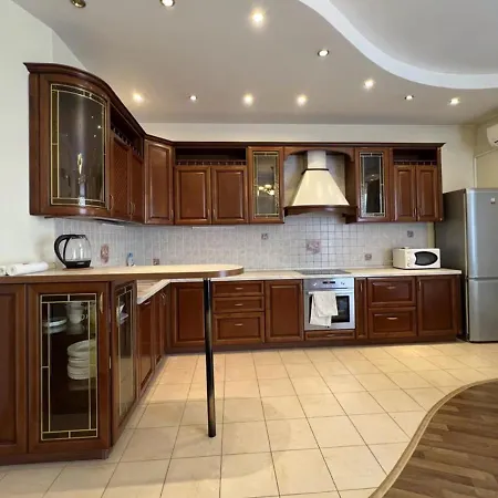 Cozy 3 Bdr - Sunshine Apartment *