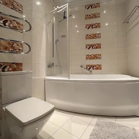 Cozy 3 Bdr - Sunshine Apartment *